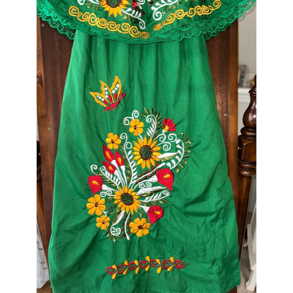 Vintage Traditional Mexican Dress Floral embroidered off the shoulder sz small - Picture 3 of 8